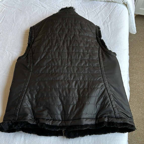 Reversible Vest - Picture 3 of 4